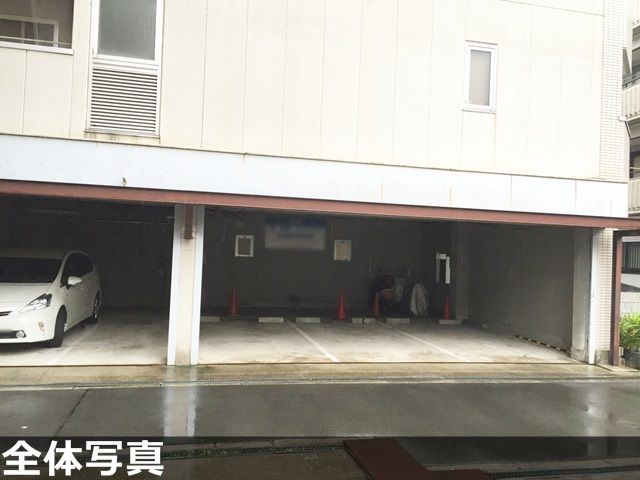 ハーモニー南市岡・アパート下の駐車場