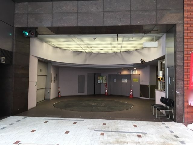 OSビル駐車場