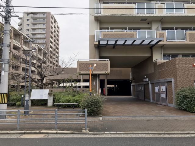 東長居団地駐車場【2F屋上】(1014)