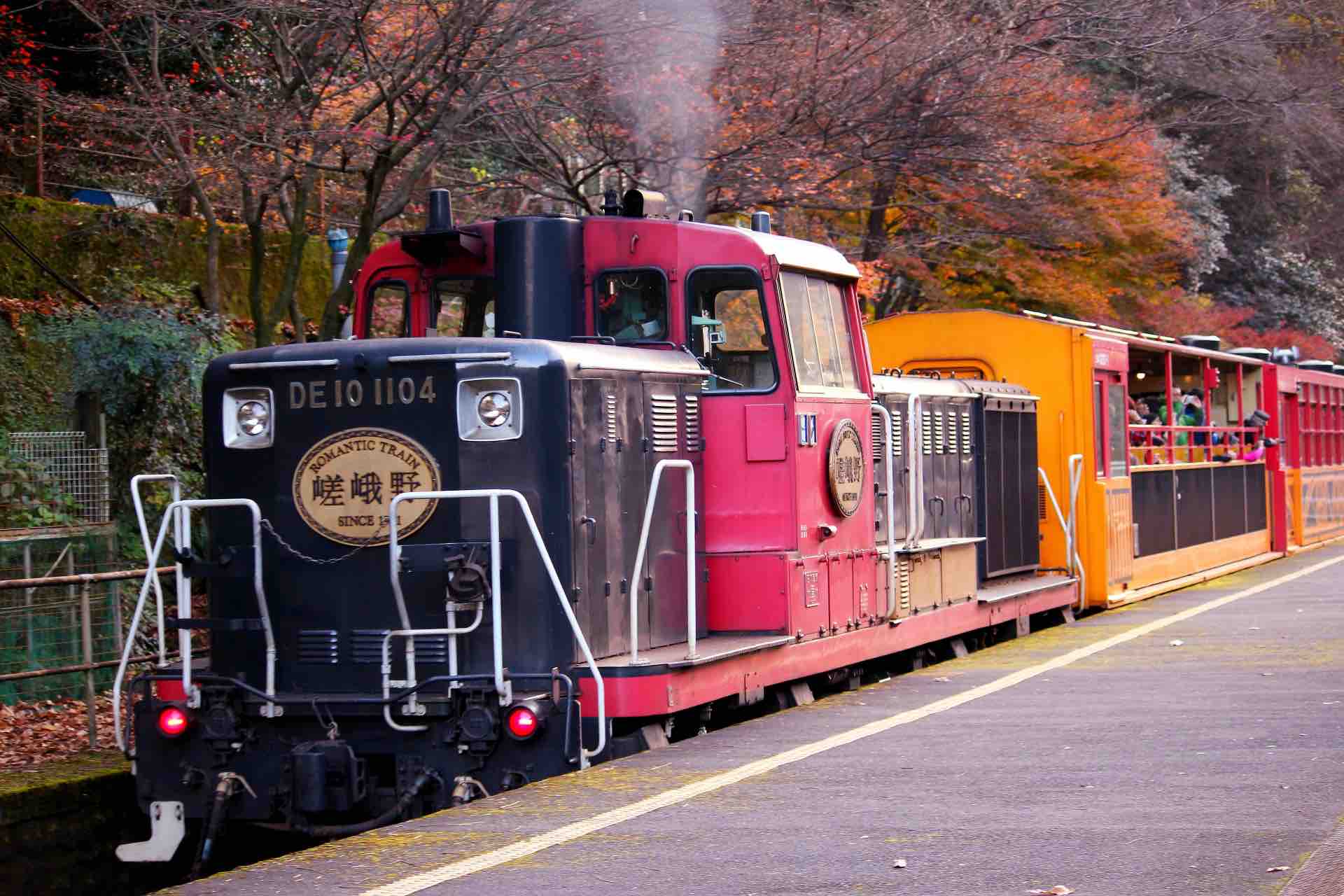 嵐山_紅葉_トロッコ列車