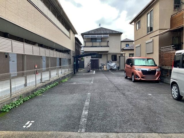 法蓮町宮城邸駐車場