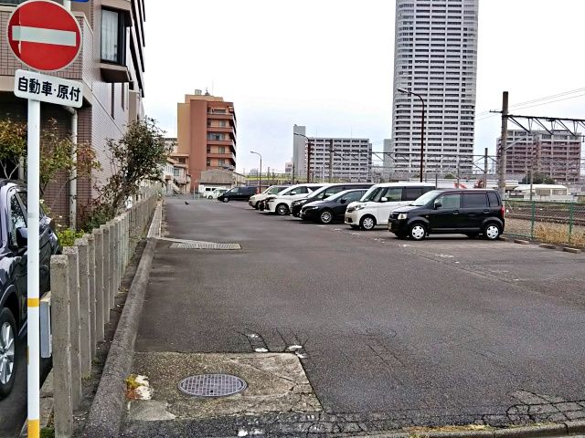 熱田駅駐車場