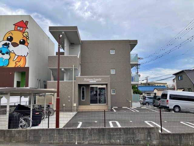 アキッパ メゾンエスポワール駐車場