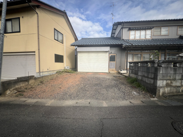 アキッパ サンドーム福井近く