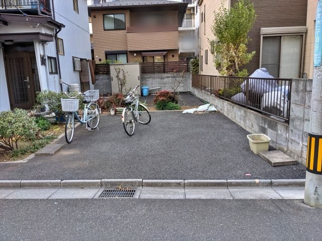 アキッパ あられ駐車場
