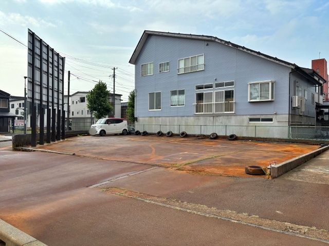アキッパ 千手1-15駐車場