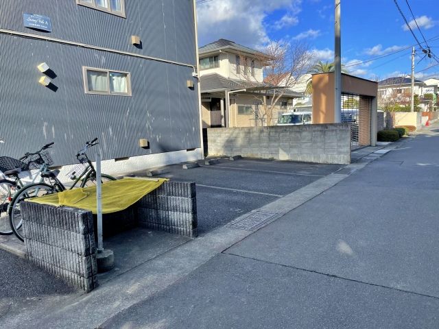 アキッパ 南町2-2-13駐車場