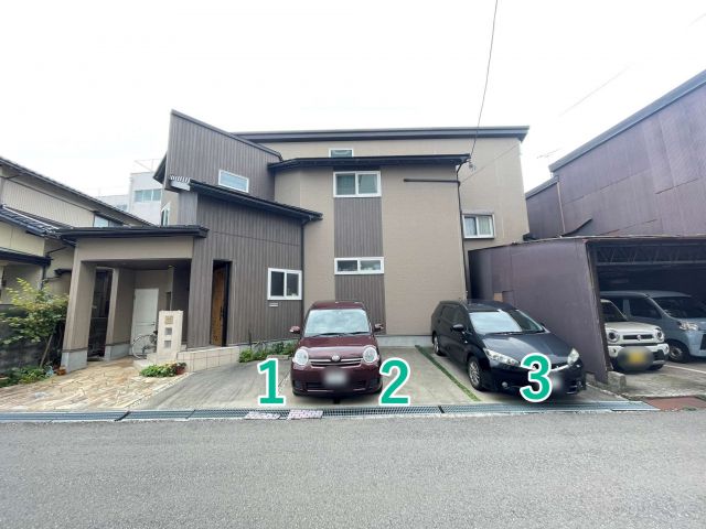 アキッパ *個人宅:金沢市鱗町65駐車場