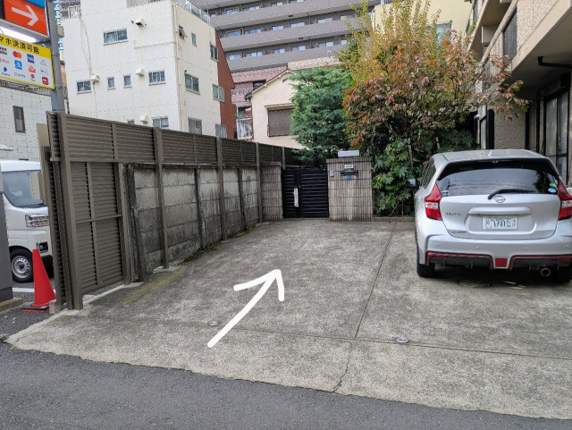 アキッパ 新宿税務署徒歩2分_小林